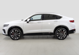 Подержанный автомобиль Geely Tugella 2023 года (8 фото)