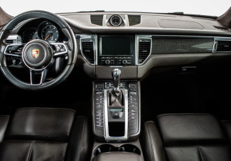 Подержанный автомобиль Porsche Macan 2014 года (13 фото)