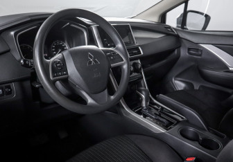 Подержанный автомобиль Mitsubishi Xpander 2022 года (14 фото)