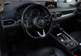 Подержанный автомобиль Mazda CX-5 2018 года (13 фото)