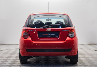 Подержанный автомобиль Chevrolet Aveo Sedan 2010 года (4 фото)