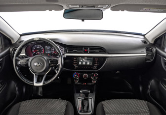 Подержанный автомобиль Kia Rio Hatchback 2019 года (13 фото)