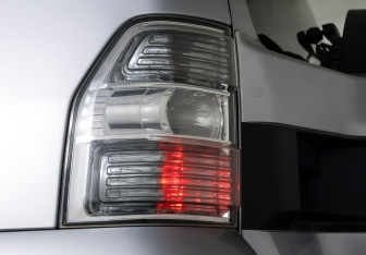 Подержанный автомобиль Mitsubishi Pajero 2015 года (22 фото)