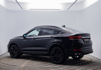 Подержанный автомобиль Geely Tugella 2024 года (3 фото)