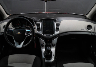 Подержанный автомобиль Chevrolet Cruze Sedan 2011 года (9 фото)