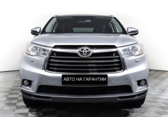 Подержанный автомобиль Toyota Highlander 2014 года (2 фото)