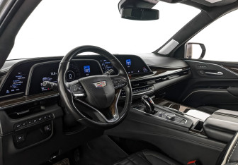 Подержанный автомобиль Cadillac Escalade Suv 2021 года (15 фото)