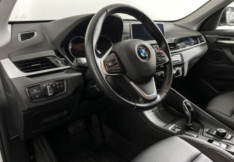 Подержанный автомобиль BMW X1 2020 года (12 фото)