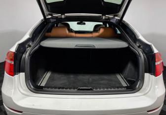 Подержанный автомобиль BMW X6 2010 года (9 фото)