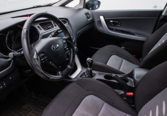 Подержанный автомобиль Kia Ceed Wagon 2014 года (10 фото)