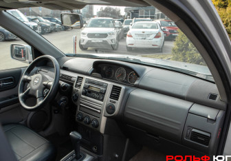 Подержанный автомобиль Nissan X-Trail 2006 года (7 фото)