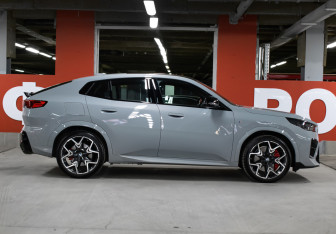 Подержанный автомобиль BMW X2 2024 года (4 фото)