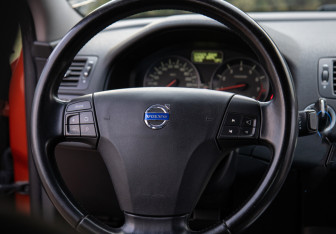 Подержанный автомобиль Volvo S40 2010 года (12 фото)