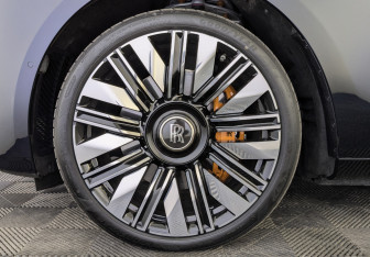 Подержанный автомобиль Rolls-Royce Ghost 2024 года (12 фото)