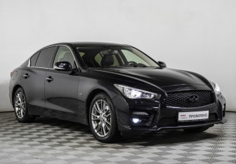 Подержанный автомобиль Infiniti Q50 2017 года (3 фото)
