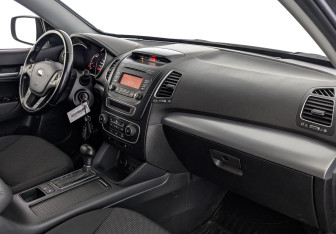 Подержанный автомобиль Kia Sorento 2013 года (11 фото)