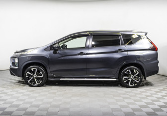 Подержанный автомобиль Mitsubishi Xpander 2023 года (8 фото)