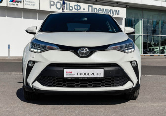 Подержанный автомобиль Toyota C-HR 2020 года (2 фото)