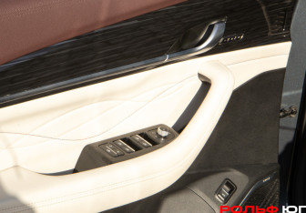 Подержанный автомобиль Geely Monjaro 2023 года (26 фото)