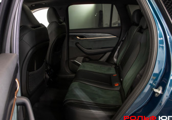 Подержанный автомобиль Geely Monjaro 2023 года (8 фото)