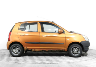 Подержанный автомобиль Kia Picanto 2006 года (4 фото)