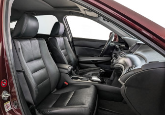 Подержанный автомобиль Honda Crosstour 2014 года (23 фото)