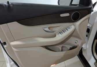 Подержанный автомобиль Mercedes-Benz GLC Coupe 2019 года (19 фото)