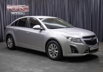 Подержанный автомобиль Chevrolet Cruze Sedan 2014 года (3 фото)