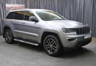 Подержанный автомобиль Jeep Grand Cherokee 2018 года (3 фото)