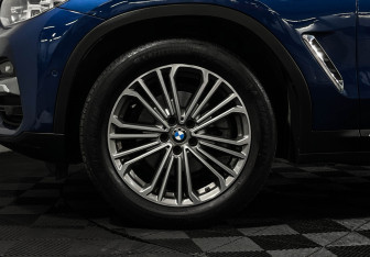 Подержанный автомобиль BMW X3 2019 года (7 фото)
