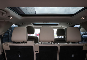 Подержанный автомобиль Land Rover Discovery 2018 года (19 фото)