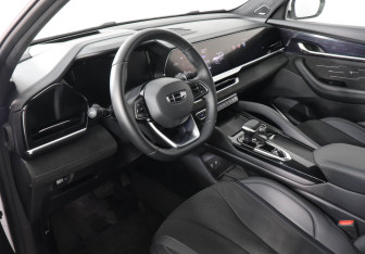 Подержанный автомобиль Geely Monjaro 2024 года (9 фото)