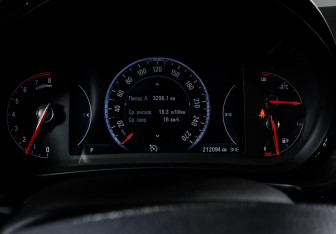 Подержанный автомобиль Opel Insignia Wagon 2015 года (11 фото)