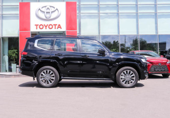 Новый Toyota Land Cruiser Suv 2025 (4 фото)
