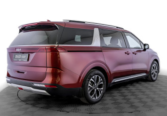 Подержанный автомобиль Kia Carnival 2022 года (5 фото)