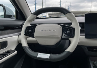 Подержанный автомобиль Jetour Dashing 2023 года (14 фото)