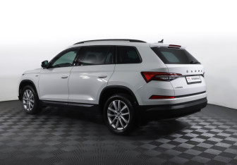 Подержанный автомобиль Skoda Kodiaq 2022 года (7 фото)
