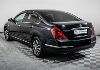 Подержанный автомобиль Nissan Teana 2007 года (7 фото)