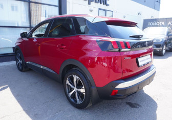 Подержанный автомобиль Peugeot 3008 2018 года (7 фото)