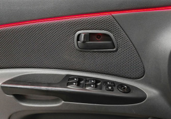 Подержанный автомобиль Kia Rio Hatchback 2009 года (14 фото)