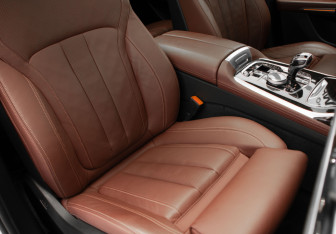 Подержанный автомобиль BMW X7 2019 года (29 фото)