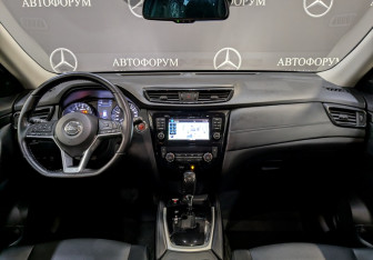 Подержанный автомобиль Nissan X-Trail 2019 года (14 фото)
