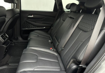 Подержанный автомобиль Hyundai Santa Fe 2019 года (10 фото)