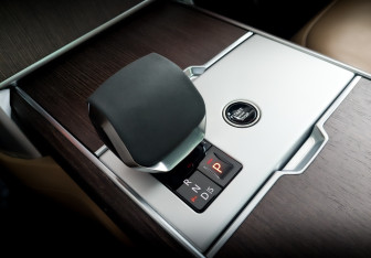 Подержанный автомобиль Land Rover Range Rover 2023 года (27 фото)