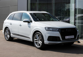 Подержанный автомобиль Audi Q7 2019 года (3 фото)