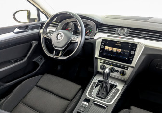 Подержанный автомобиль Volkswagen Passat Sedan 2019 года (28 фото)