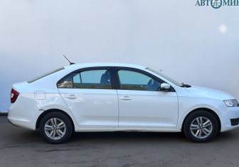 Подержанный автомобиль Skoda Rapid Liftback 2018 года (4 фото)