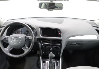 Подержанный автомобиль Audi Q5 2013 года (14 фото)