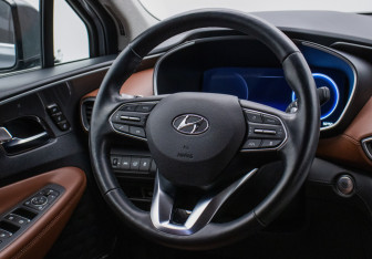 Подержанный автомобиль Hyundai Santa Fe 2021 года (15 фото)