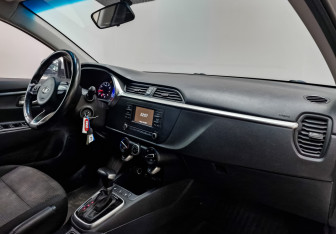 Подержанный автомобиль Kia Rio Hatchback 2021 года (12 фото)